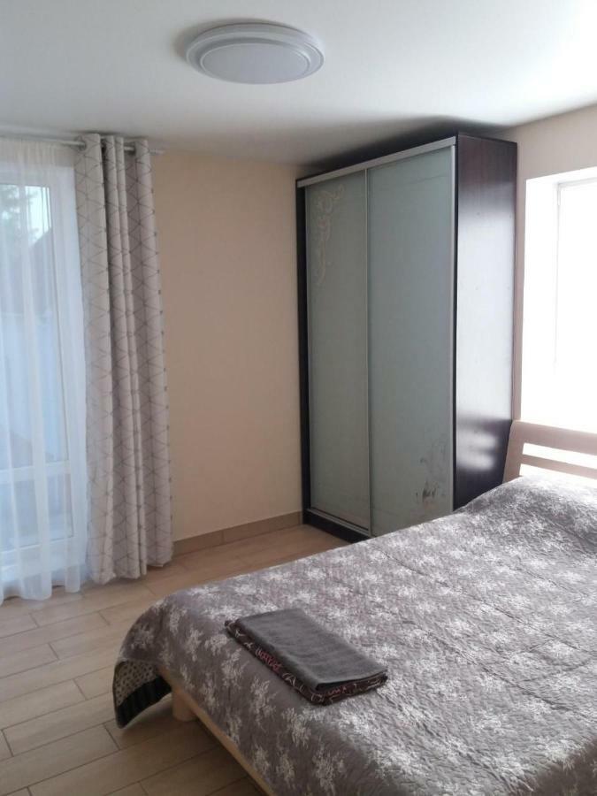 Appartamento 105 Khmelʼnytsʼkyy Esterno foto